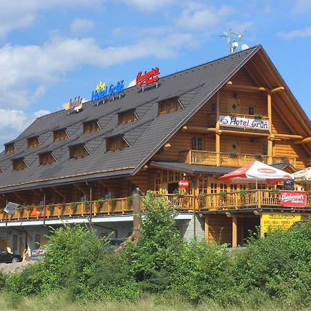 Hotel Grun موستي يو جابلونكوفا المظهر الخارجي الصورة