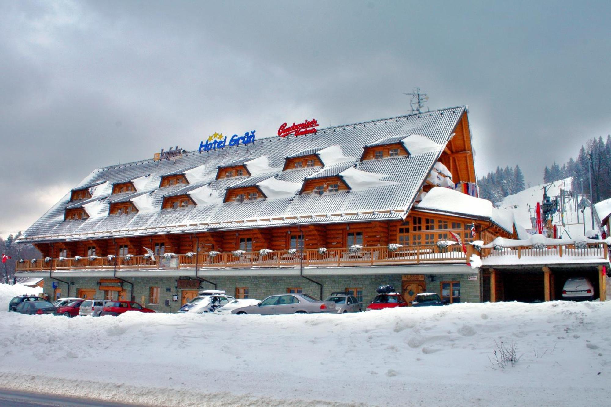 Hotel Grun موستي يو جابلونكوفا المظهر الخارجي الصورة